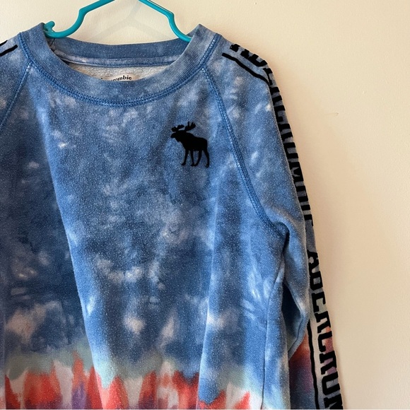 Abercrombie Kids Tie Dye Crewneck Sweatshirt Size 7/8 Blue Logo Pullover Cozy - Picture 6 of 12